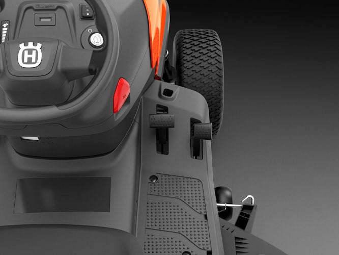 Husqvarna Rasentraktor TS 215T mit Seitenauswurf